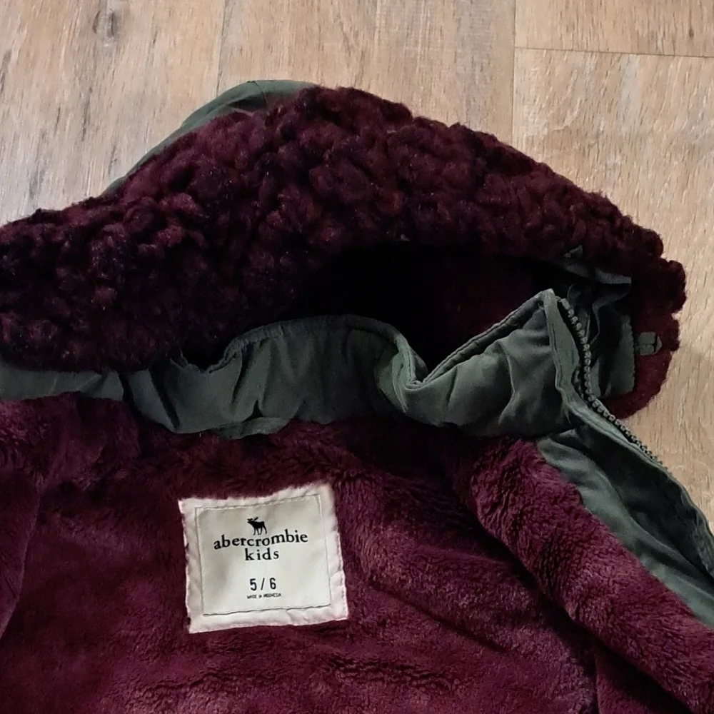Abercrombie & Fitch Kid's Olive Green Hooded Puffer Jacket Girl's Size 5/6